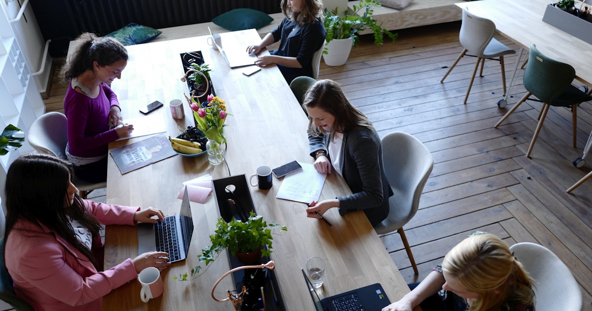 Best AI Agent for Project Management: Automate Tasks, Reporting & Collaboration thumbnail